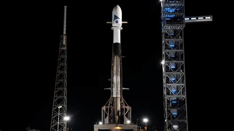 SpaceX yeni uydusu PACE''i fırlattı